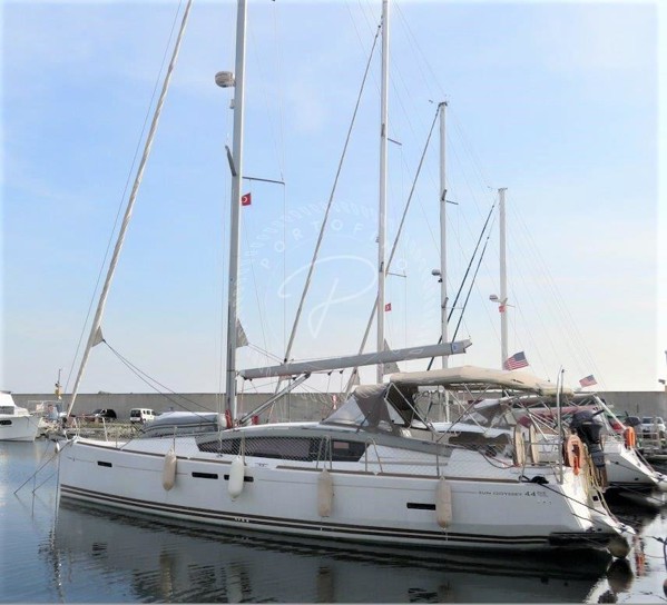 2013 JEANNEAU 44 DS