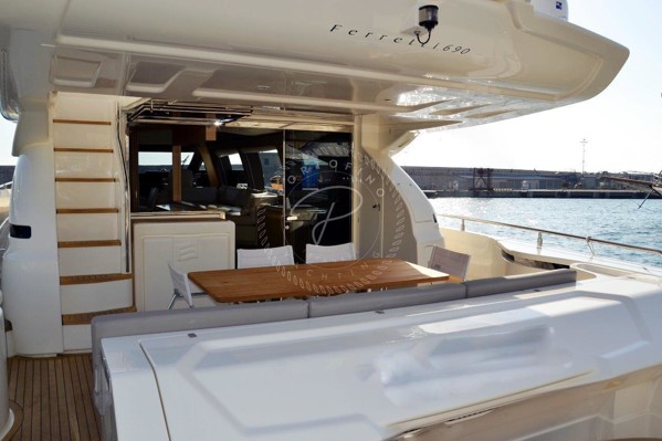 2013 FERRETTI 690