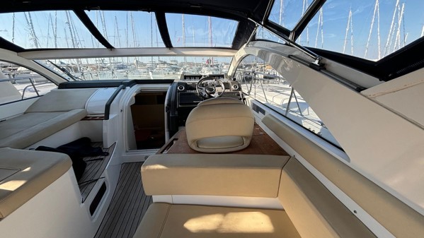 2011 FAIRLINE TARGA 44 