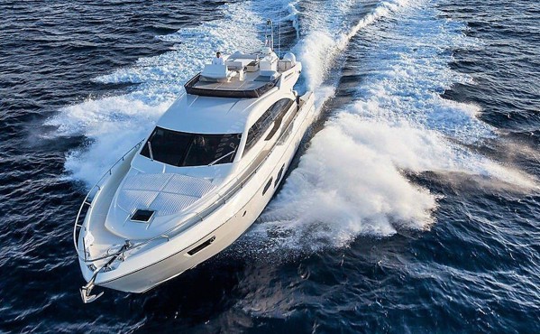 2013 FERRETTI 690