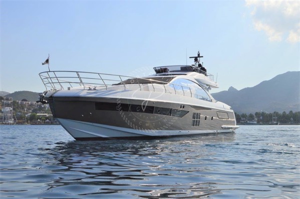 2017 AZIMUT 77S