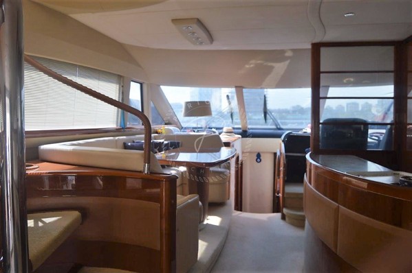 2007 PRINCESS 67