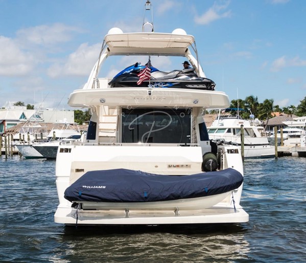 2013 FERRETTI 720 FLY