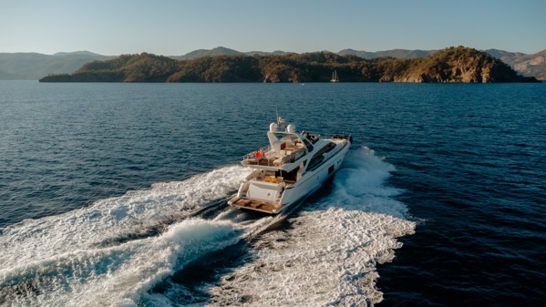 2017 AZIMUT 66 FLY