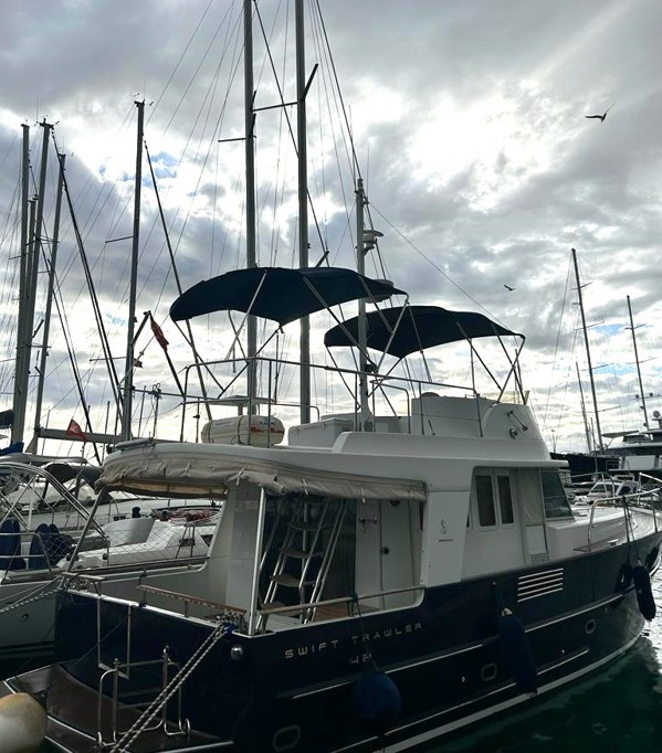 2010 BENETEAU SWIFT TRAWLER 42