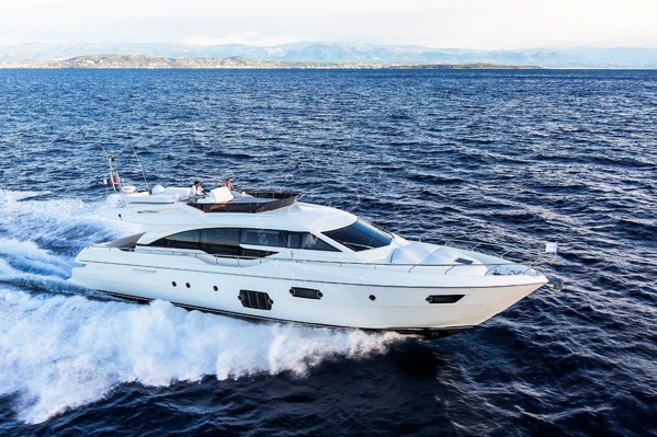 2013 FERRETTI 690