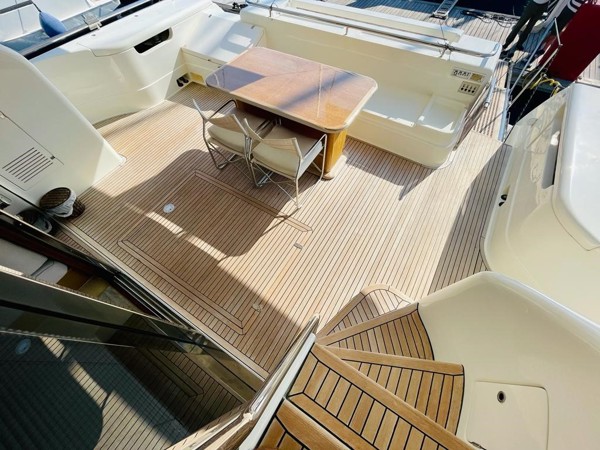 2007 FERRETTI YACHTS 731