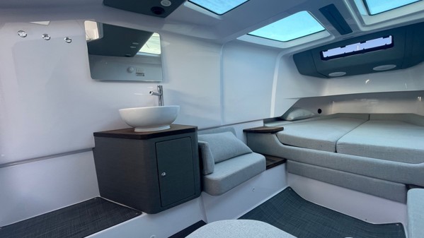  2022 AXOPAR 37 CROSS CABIN