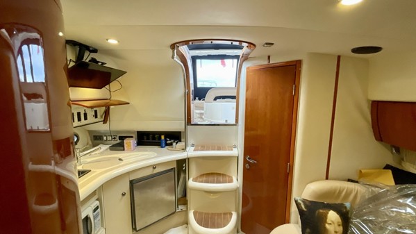 2005 FAIRLINE TARGA 34