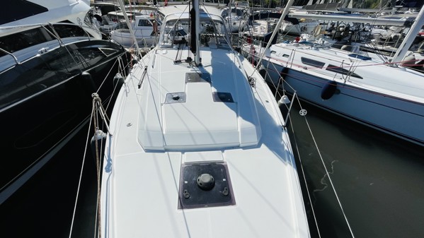 2018 BENETEAU OCEANIS 41.1