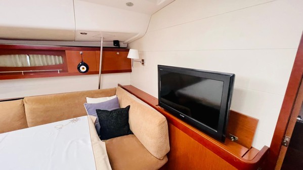 2010 BENETEAU OCEANIS 54