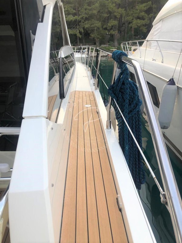 2012 FAIRLINE TARGA 50 GT