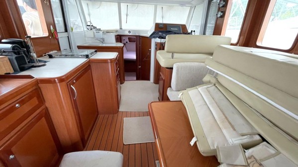 2010 BENETEAU SWIFT TRAWLER 42