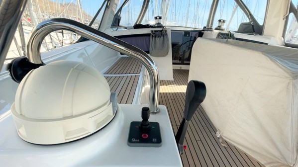 2015 BENETEAU OCEANIS 48