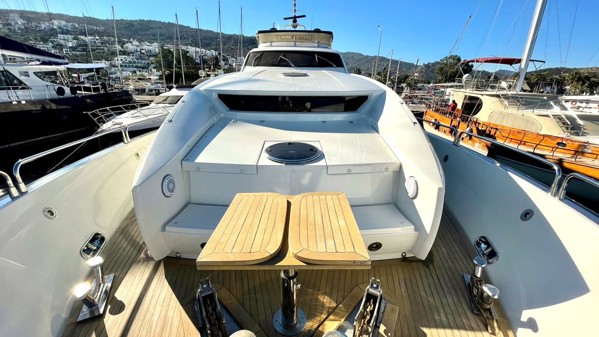 2005/2017 SUNSEEKER 105 YACHT