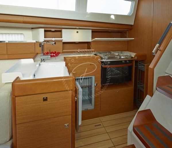 2013 JEANNEAU 44 DS