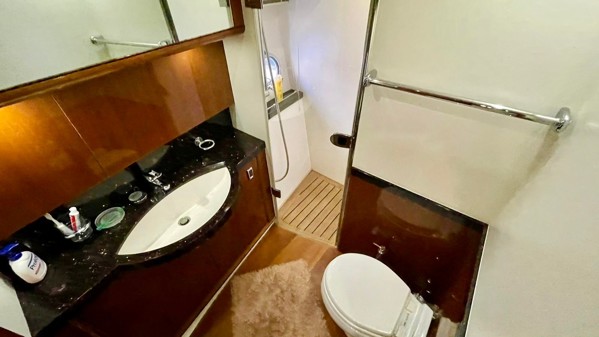 2007 PRINCESS 67 