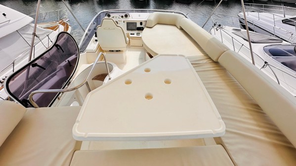 2009 AZIMUT 43 FLY