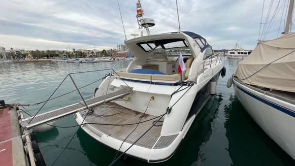 2011 FAIRLINE TARGA 44 