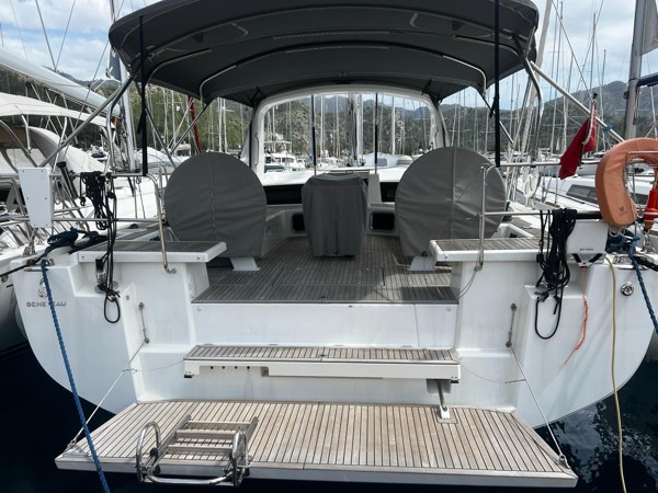 2021 BENETEAU OCEANIS 51.1