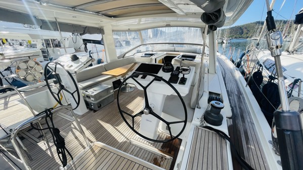 2021 HANSE 548