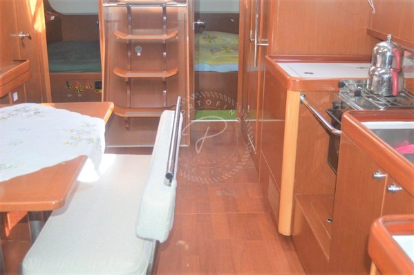 2010 BENETEAU OCEANIS 43