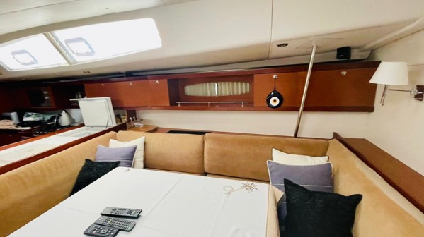 2010 BENETEAU OCEANIS 54