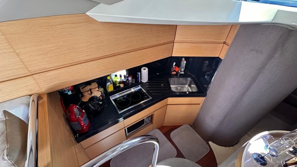 2009 AZIMUT 43 FLY