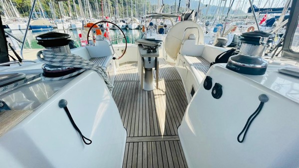 2010 BENETEAU OCEANIS 54