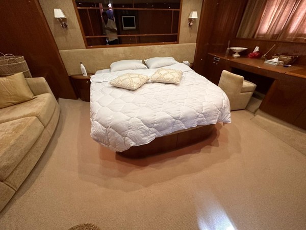 2007 PRINCESS 67