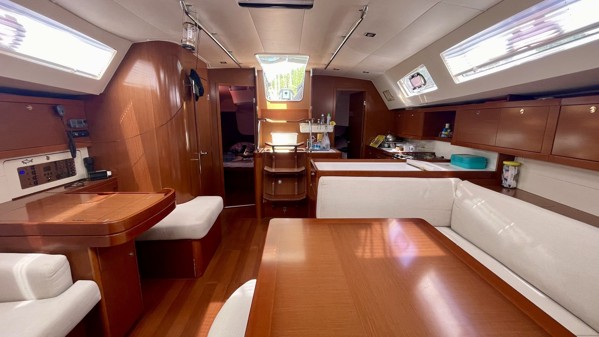 2011 BENETEAU OCEANIS 50