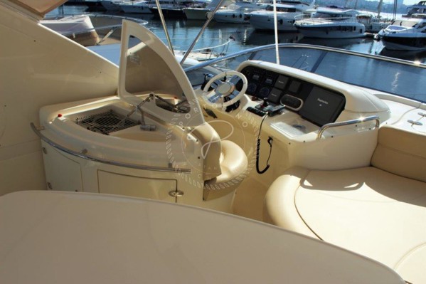 2004 AZIMUT 55 FLY