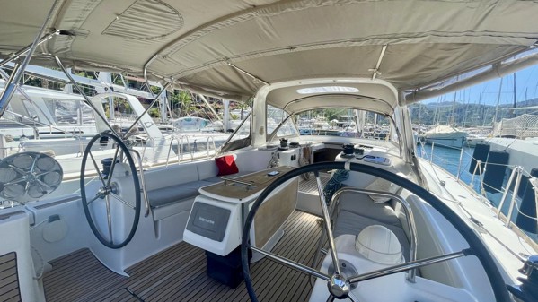 2011 BENETEAU OCEANIS 50