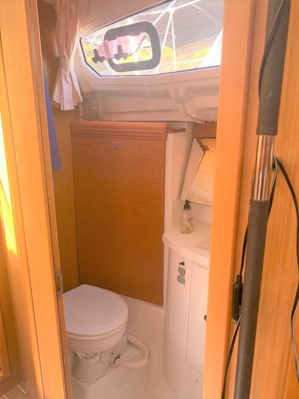 2012 JEANNEAU SUN ODYSSEY 42 DS