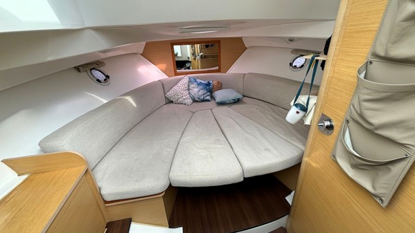 2013 BENETEAU FLYER 850 SUN DECK