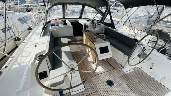 2023 BAVARIA C42