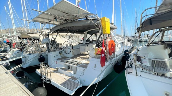 2015 BENETEAU OCEANIS 48