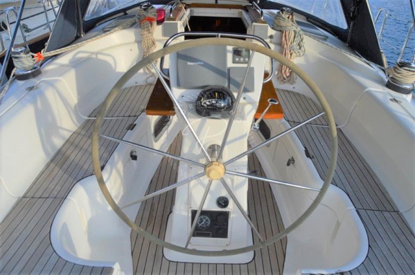 2003 BAVARIA 38 CRUISER