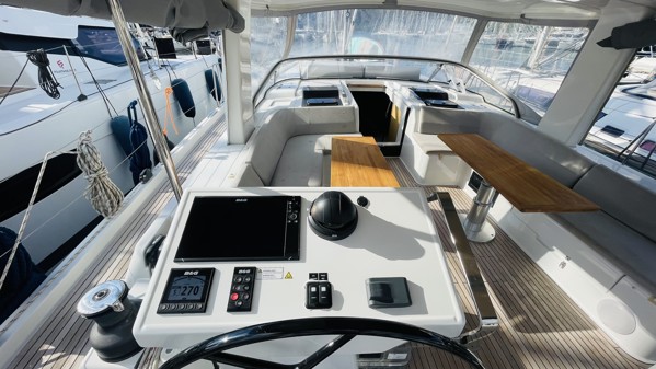 2021 HANSE 548