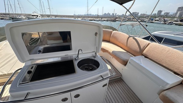 2007 PRINCESS 67