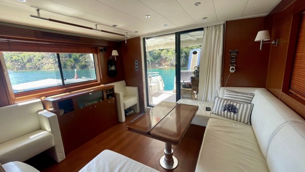 2011 BENETEAU SWIFT TRAWLER 52