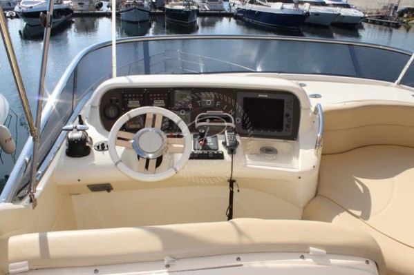 2004 AZIMUT 55 FLY