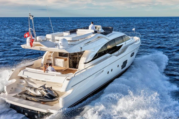 2013 FERRETTI 690