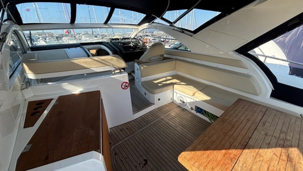 2011 FAIRLINE TARGA 44 