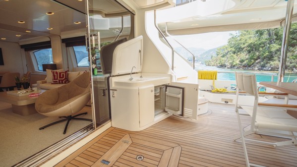 2013 AZIMUT 84 FLYBRIDGE