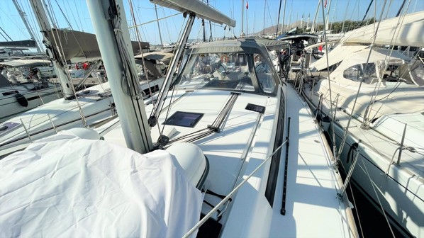 2015 BENETEAU OCEANIS 48