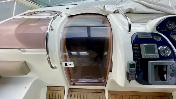 2005 FAIRLINE TARGA 34