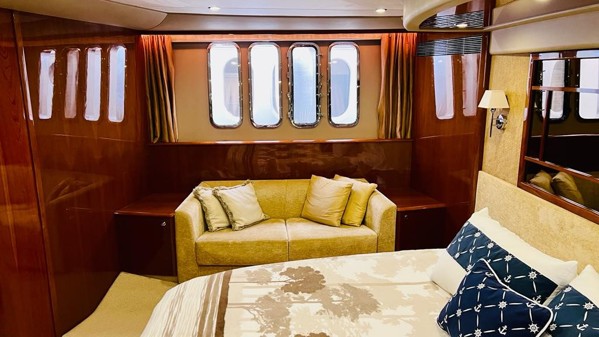 2007 PRINCESS 67 