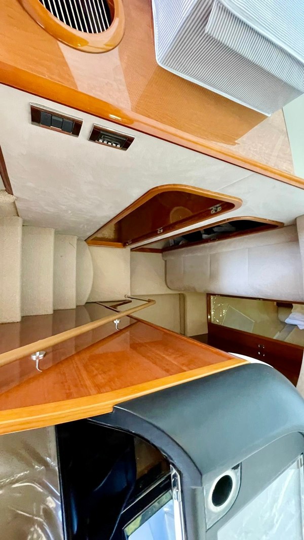 2007 PRINCESS 67 