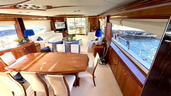 2005/2017 SUNSEEKER 105 YACHT